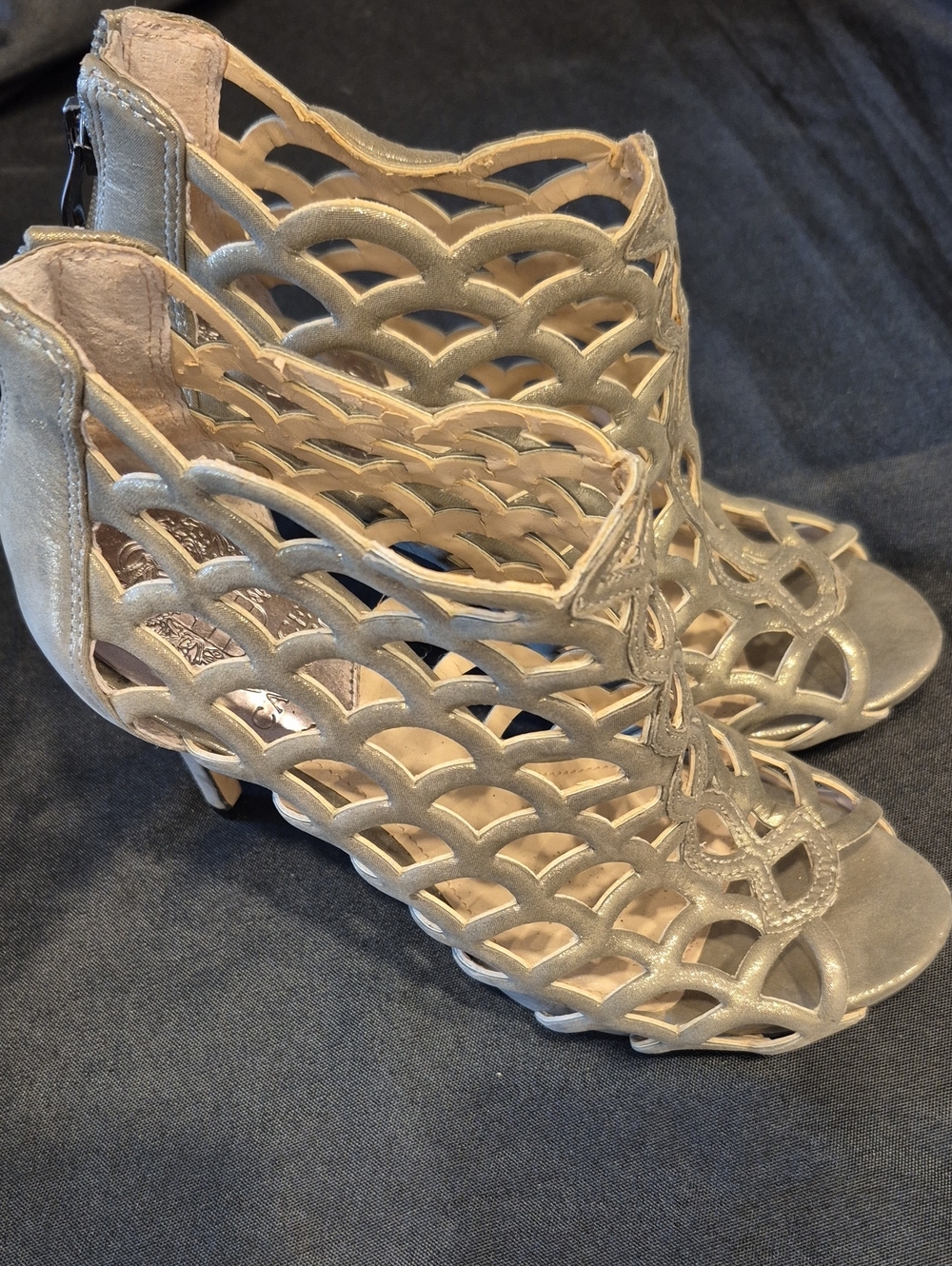 Vince Camuto Metallic Cutout Peptoe Bootie Cage Heeled Sandals Champagne